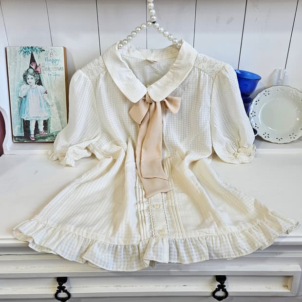 크림 아이보리 리본 레이스 블라우스