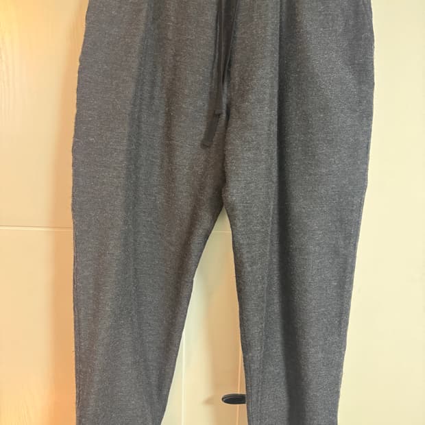 코모리 23AW 캐시미어 실크 드로우스트링 팬츠 3사이즈 팝니다