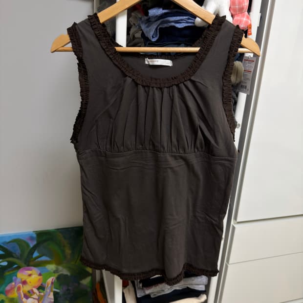 프릴 슬리브리스