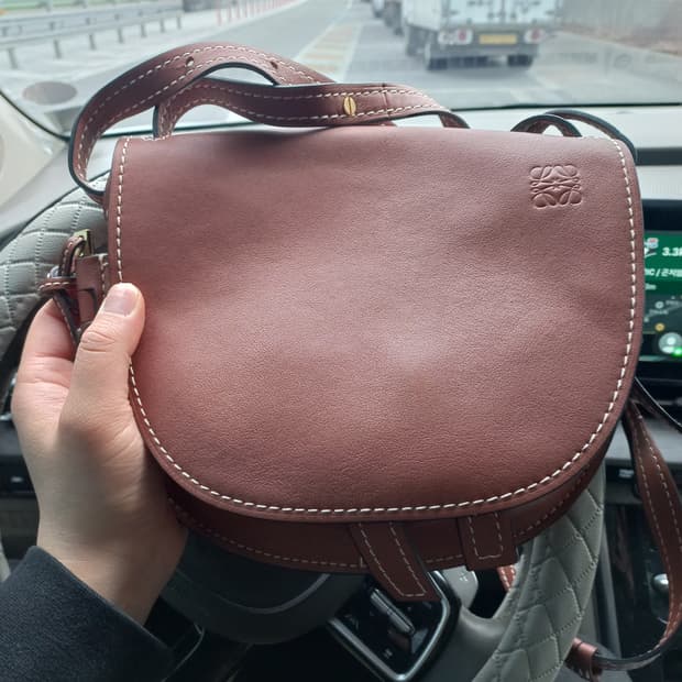 로에베 크로스백