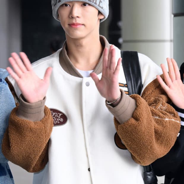 슈프림 뉴에라 바시티 비니 헤더 그레이 - 23FW 투어스 도훈 착용비니