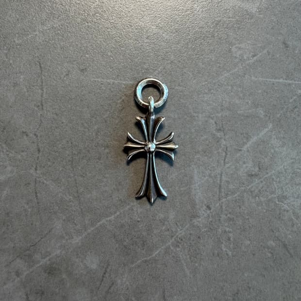 크롬하츠 타이니 크로스 펜던트