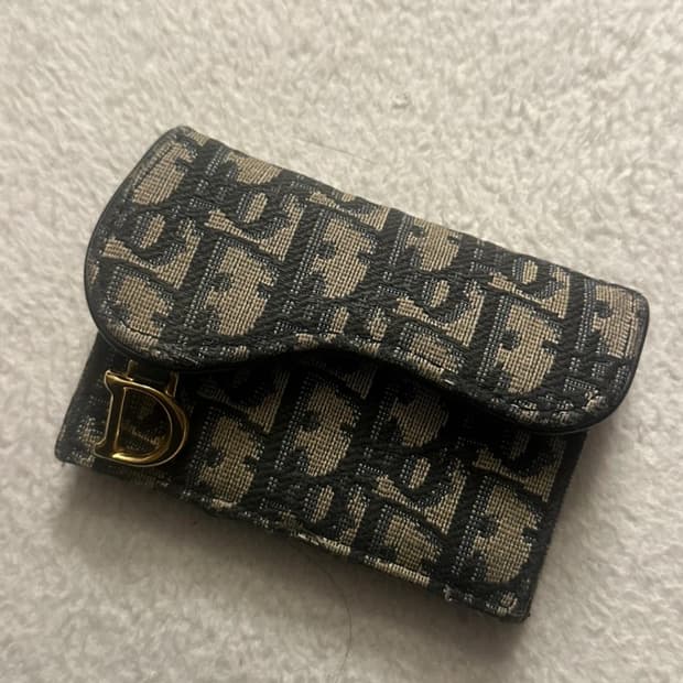 디올 새들지갑정품 판매합니다