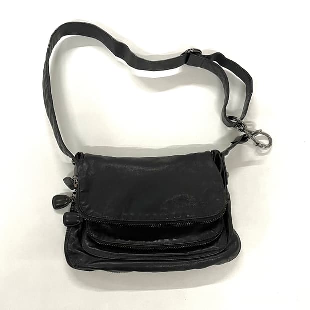 도나카란 컬렉션 지퍼 레더백