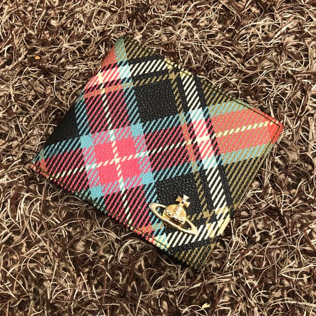 비비안웨스트우드 체크 반지갑