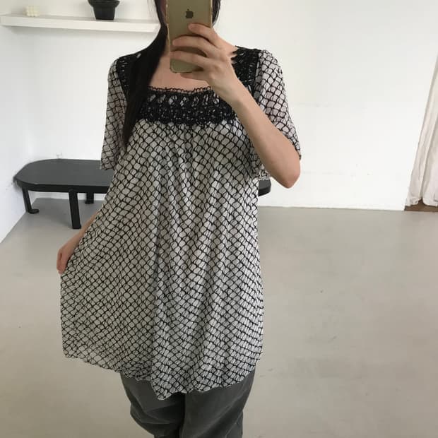 vintage grey pattern top