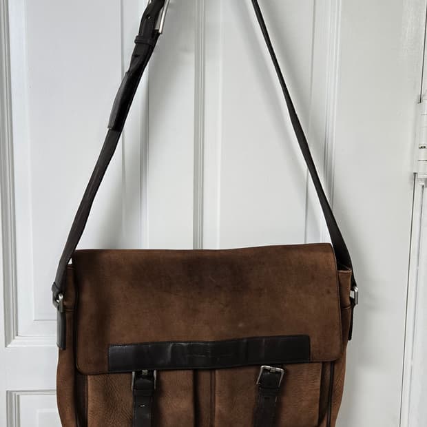 살바토레 페라가모 빈티지 레더 메신저백