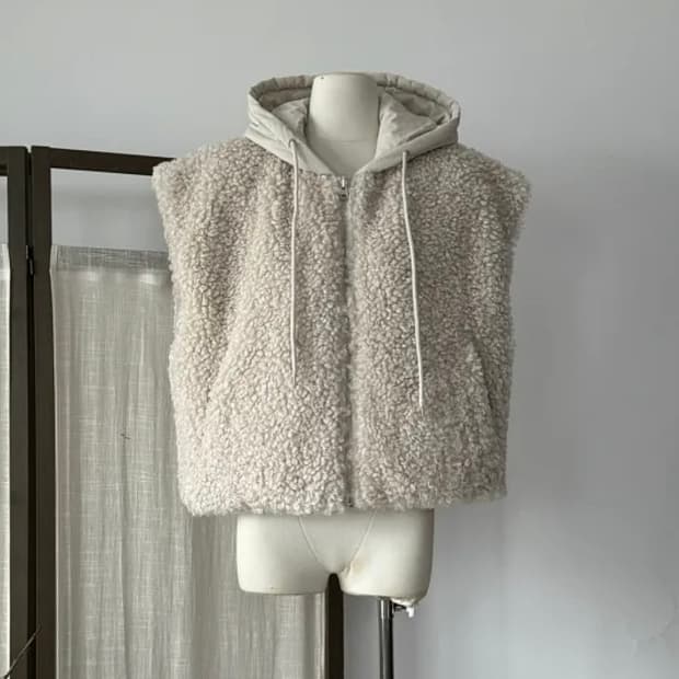 뽀글이 후드 조끼 아이보리