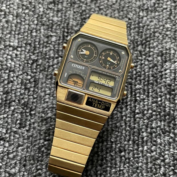 시티즌 아나디지템프 금장 골드 흑판