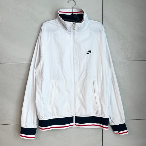 나이키 화이트 바람막이 자켓 [XL]