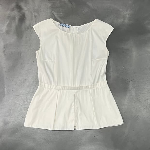  프라다 슬리브리스 탑 +명품감정서 y15744