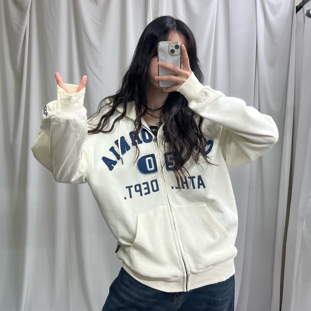 Who.A.U cream hood zip-up