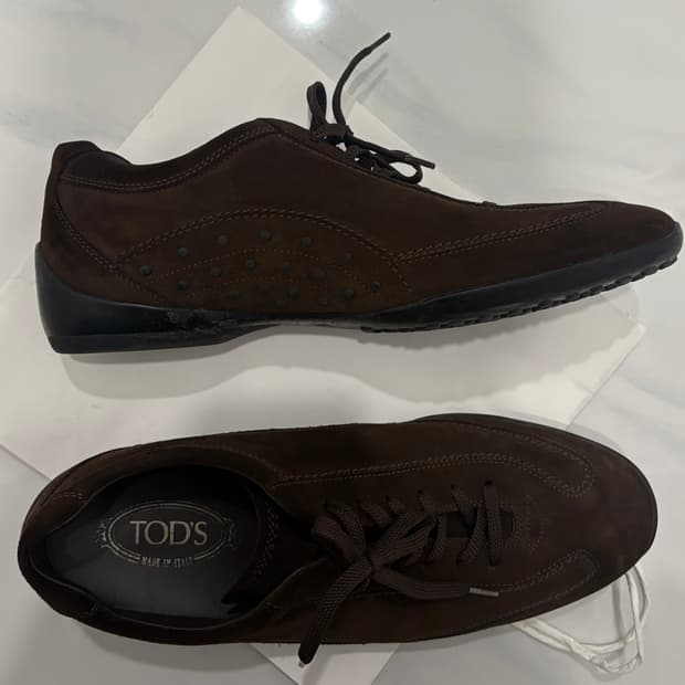 토즈 스웨이드 스니커즈 