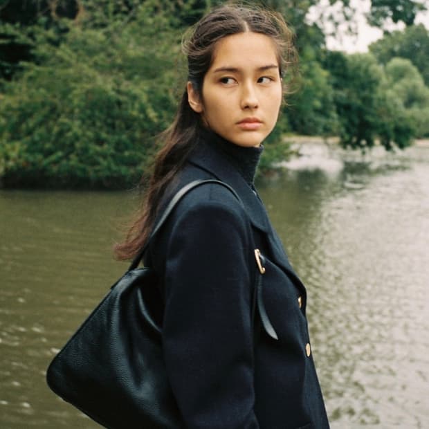 얼바닉 가방 레더 호보백 블랙 