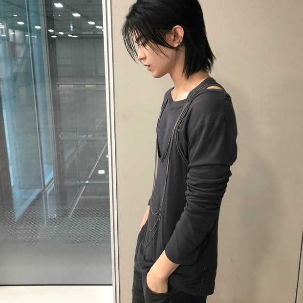 제이디드 런던 더블 레이어드 체인 롱슬리브