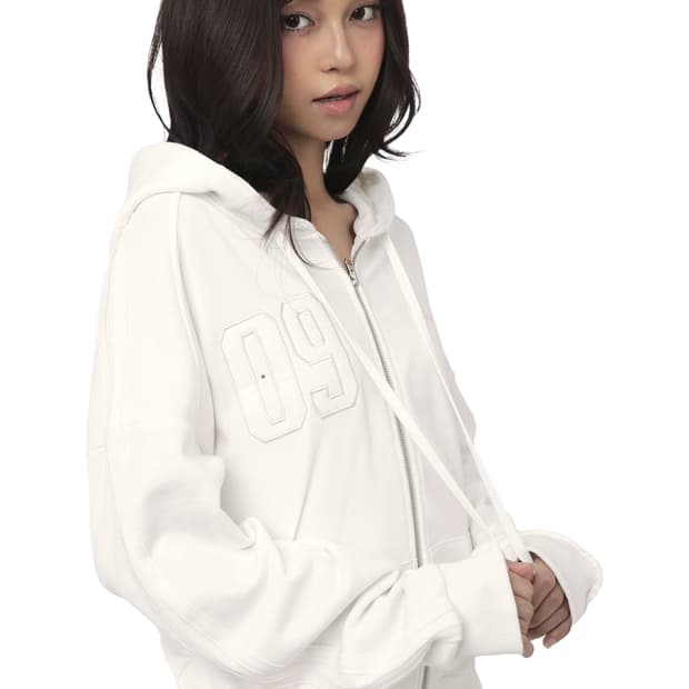 [새상품] 클리시어 09 넘버링 후드집업 화이트 numbering 기모