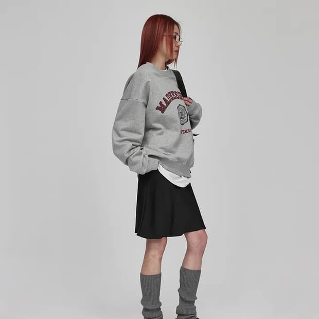 블랙업 새틴 플레어 미디스커트