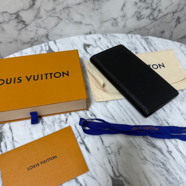 루이비통 이클립스 쉐도우 브라짜 월릿 장지갑
