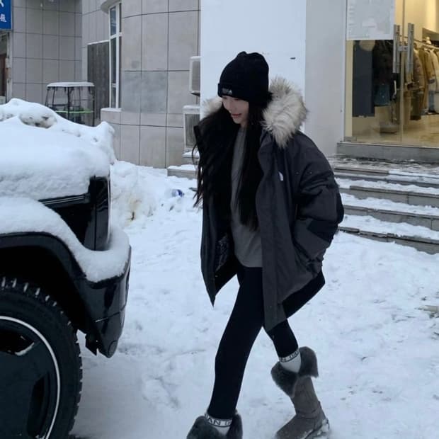 노스페이스 네일튼 구스다운 다운봄버 신민아패딩 