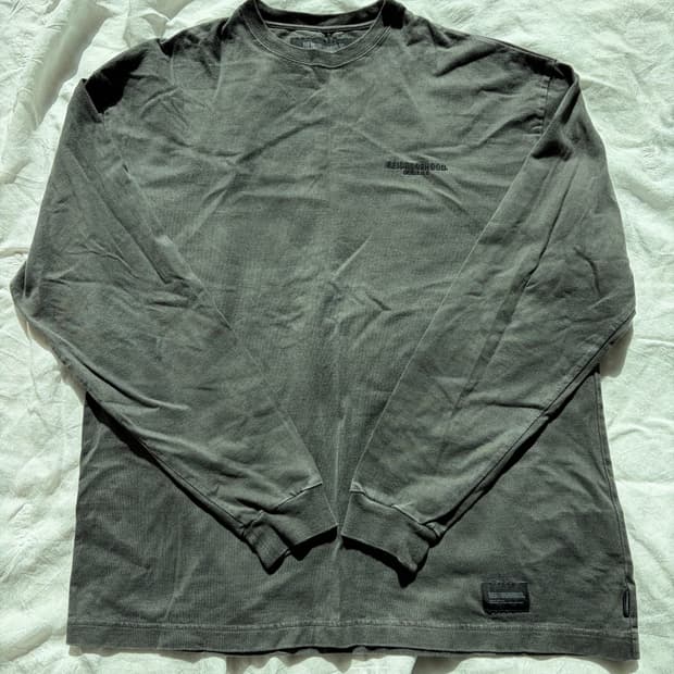 네이버후드 롱슬리브