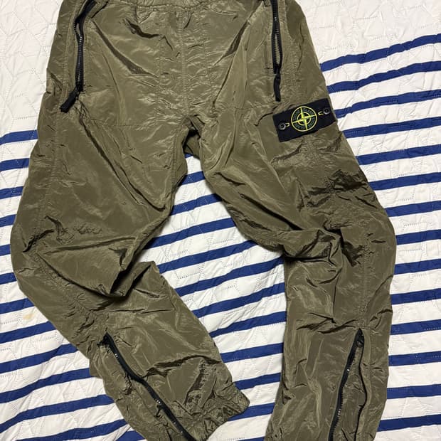 스톤 나일론 조거 