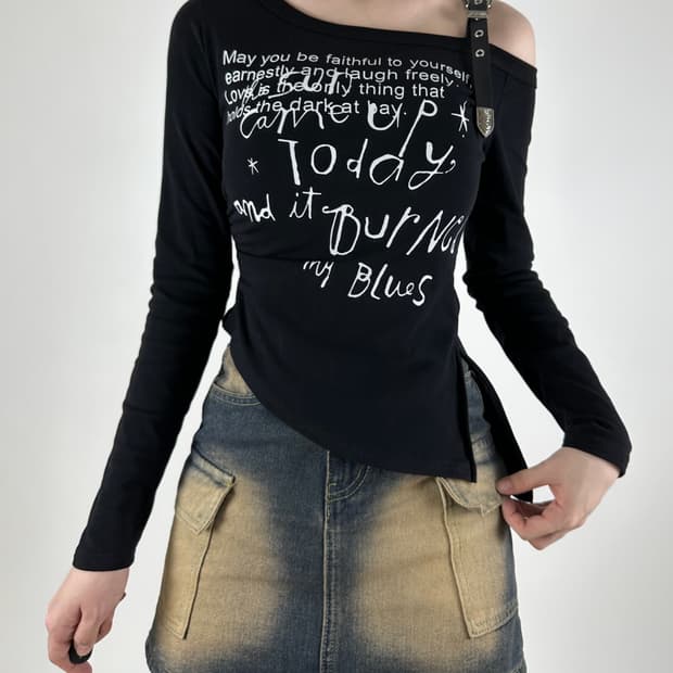 블랙 레터링 언발 긴팔티