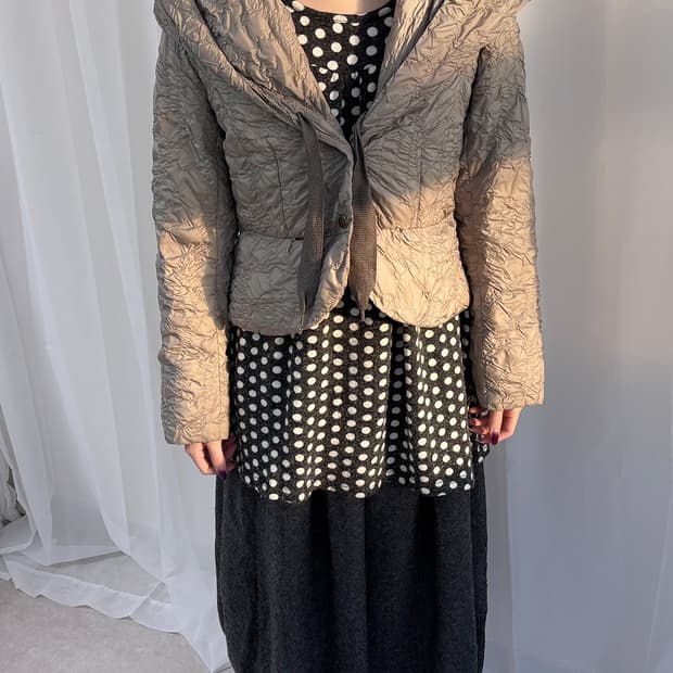 io comme io 막주름 퀼팅 빅 후드 점퍼