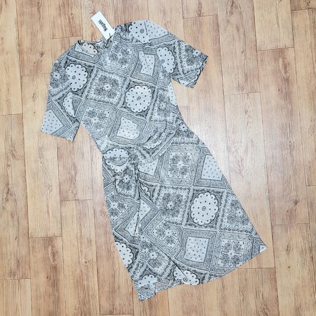 하가히(Hagahi) 트위스트 시스루 미디원피스 55 새상품