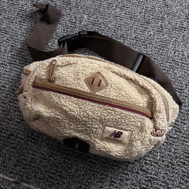 뉴발란스 쉐르파 플리스 웨이스트 백 1547