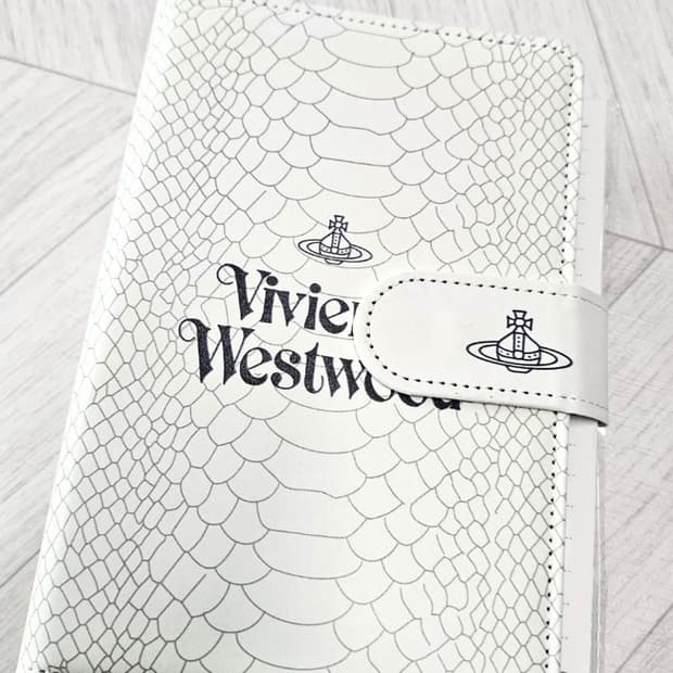 비비안웨스트우드 뱀피 6공 다이어리 아이보리