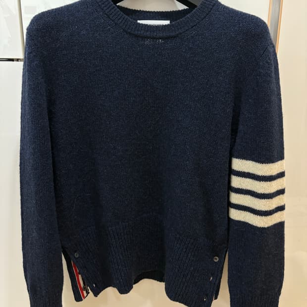 톰브라운 네이비 울스웨터 2사이즈 (새상품급)