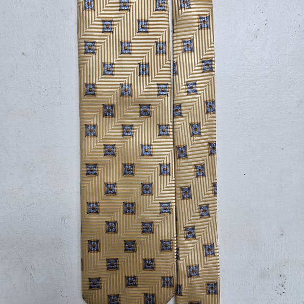 에르메네질도 제냐 패턴 넥타이