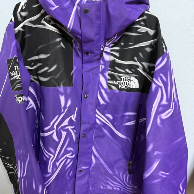 슈프림x노스 프린티드 테이프심 자켓