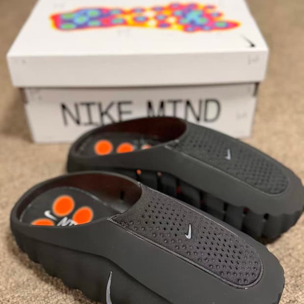 나이키 마인드 001 블랙 크롬 270mm