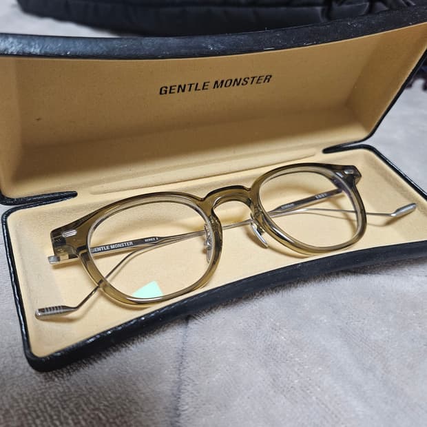 젠틀몬스터 에디01 카키(브라운) 45사이즈