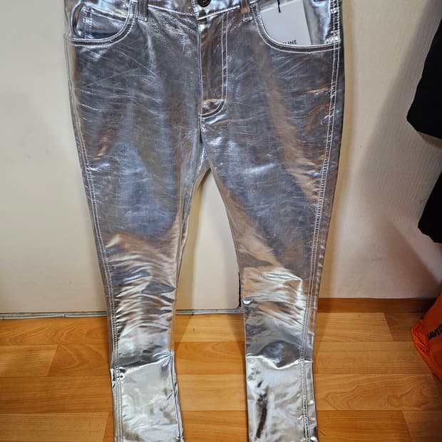 26) 셀린느 CELINE 메탈릭 실버 스키니 스트레치 데님 팬츠