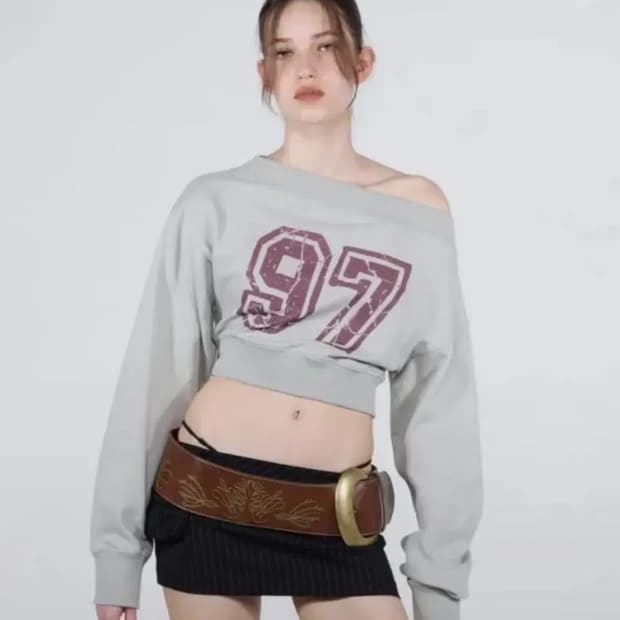 스컬프터 오프숄더 티셔츠 m