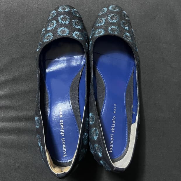 츠모리치사토 flower pumps