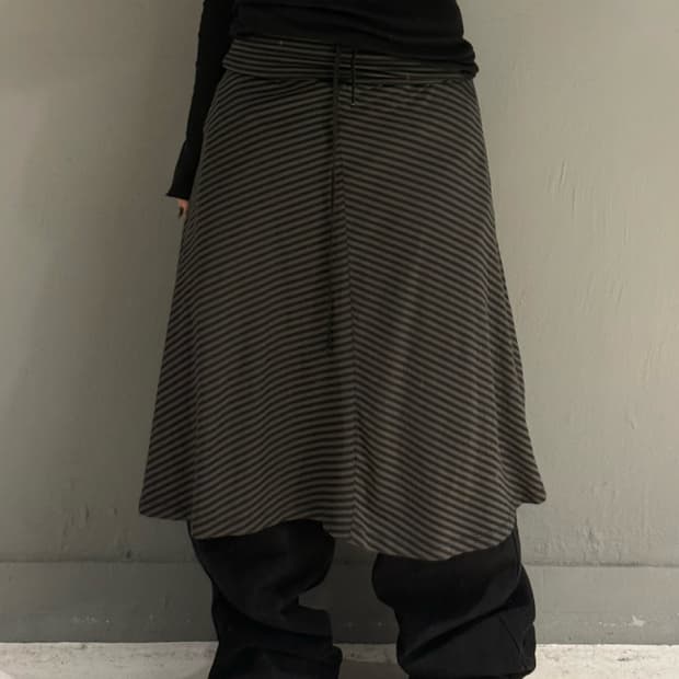 stripe pattern flare-fit skirt