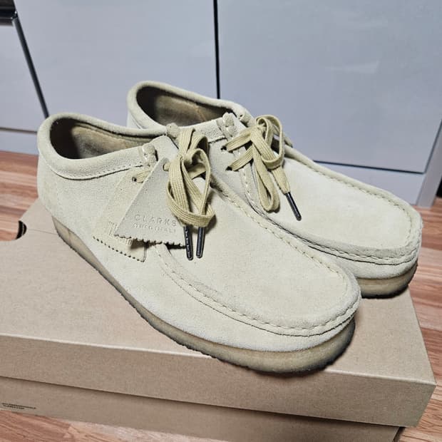 클락스 왈라비 메이플 8.5