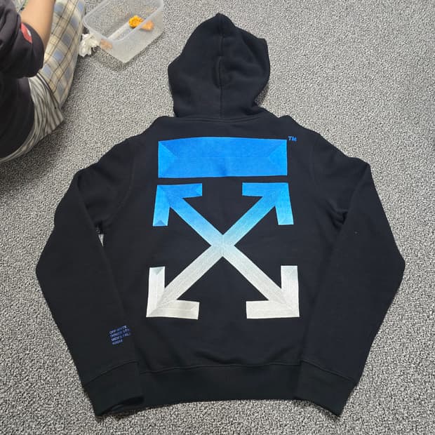 [S] 오프화이트 도버스트릿마켓 자수 후드 블루 그라데이션