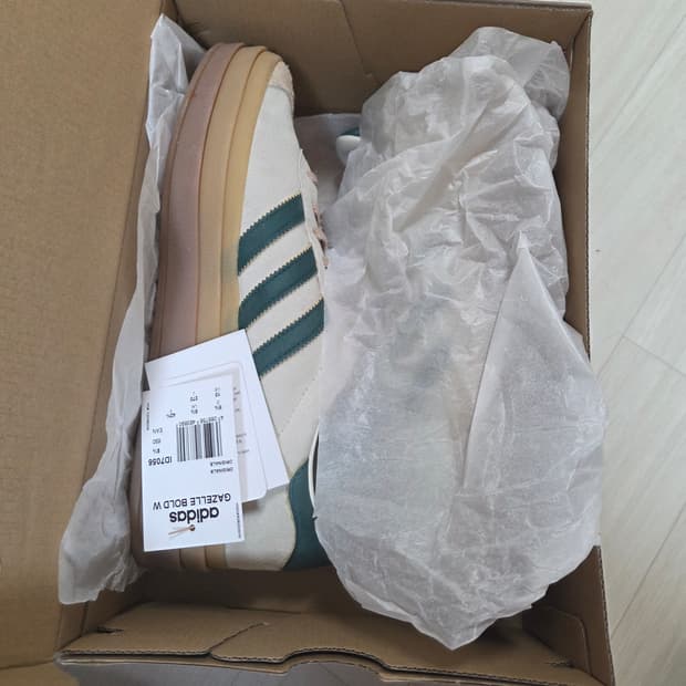 아디다스 가젤 볼드 크림 화이트 그린