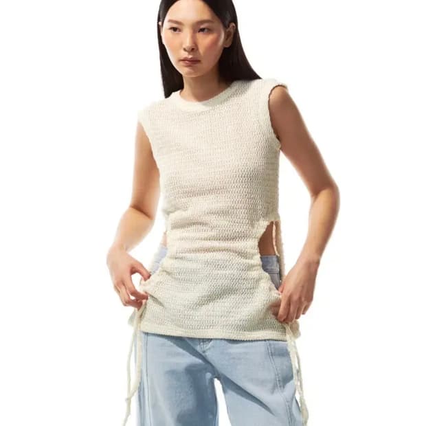 쓰리투에이티 컷아웃 니트 탑