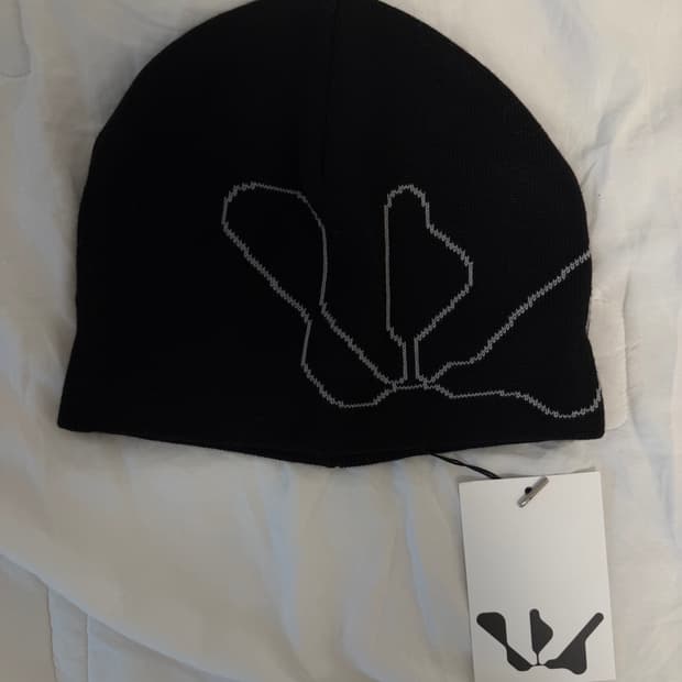 우즈 로고 비니 조승연