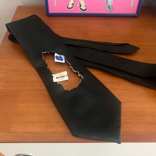 아더에러 신더홀 넥타이(블랙)