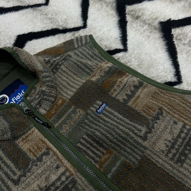 [L]펜필드 패턴 플리스 조끼