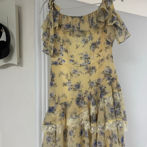 밀크코코아 자체제작 오프숄더 플라워 미니 원피스 S