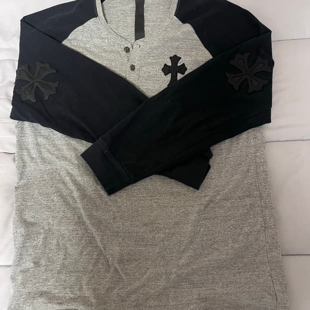 크롬하츠 크로스패치 헨리넥