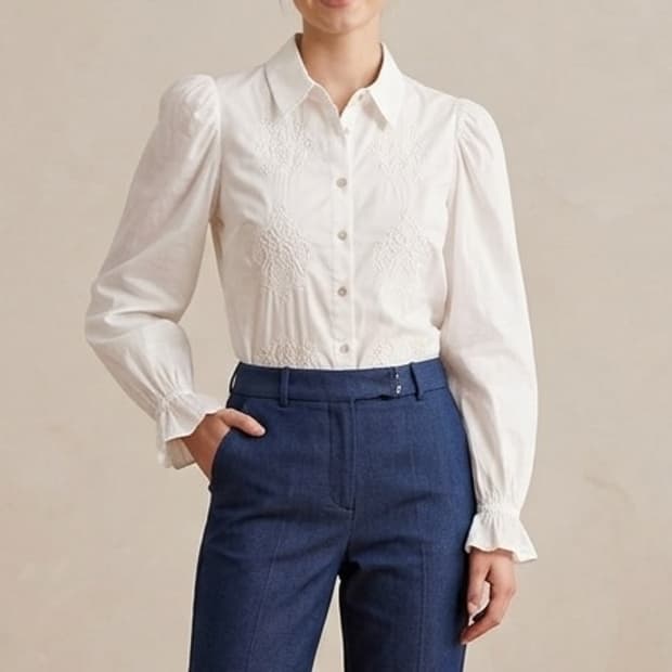 [55]에잇세컨즈 자수 소매퍼프 블라우스