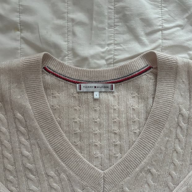 [Tommy Hilfiger] 타미힐피거 울 100 브이넥 니트